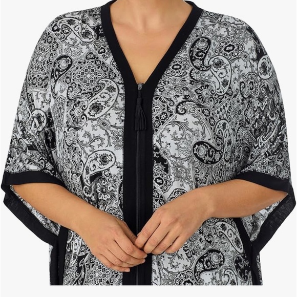 Ellen Tracy Plus Size Wide-Sleeve Printed Caftan - White Grid - Picture 4 of 5